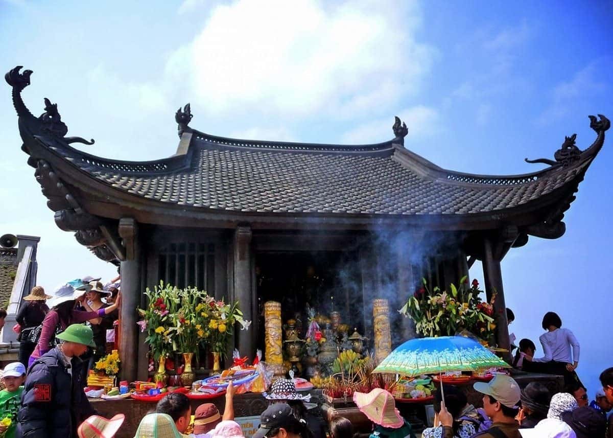 Nét đẹp văn hóa đi lễ chùa đầu năm của người Việt