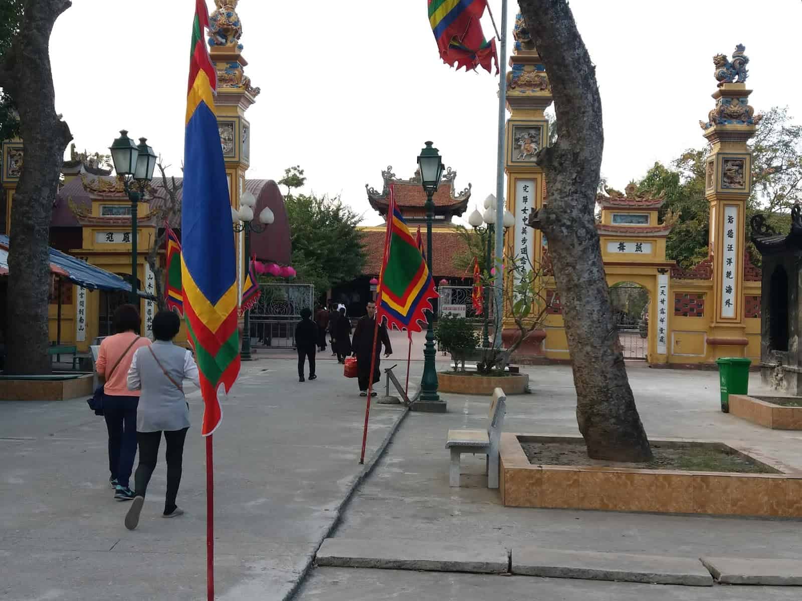Đền Đại Lộ - Điểm Tâm Linh Thiêng Liêng Thờ Tứ Vị Thánh Nương 7 Cổng Đền Đại Lộ