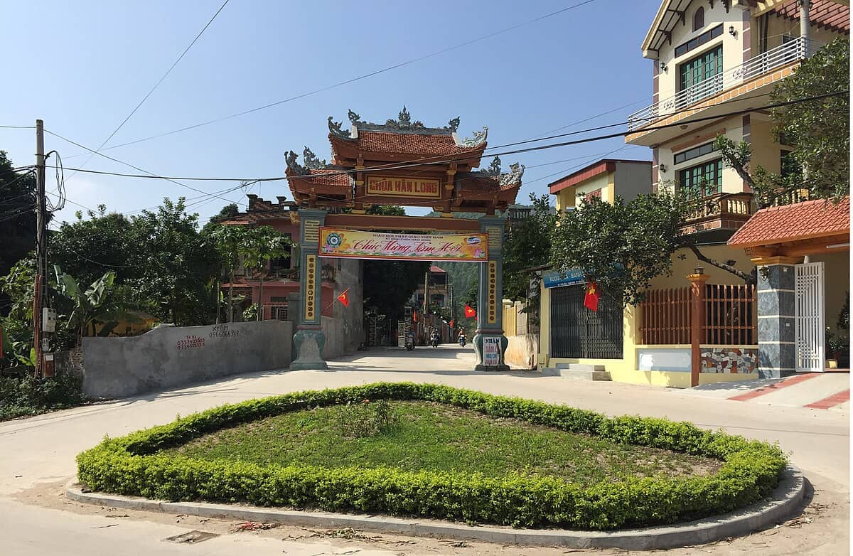 Cổng Chùa Hàm Long