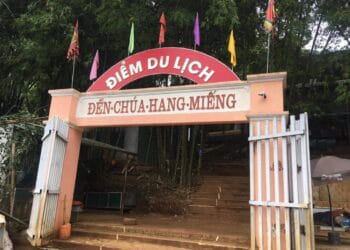 Đền Chúa Hang Miếng