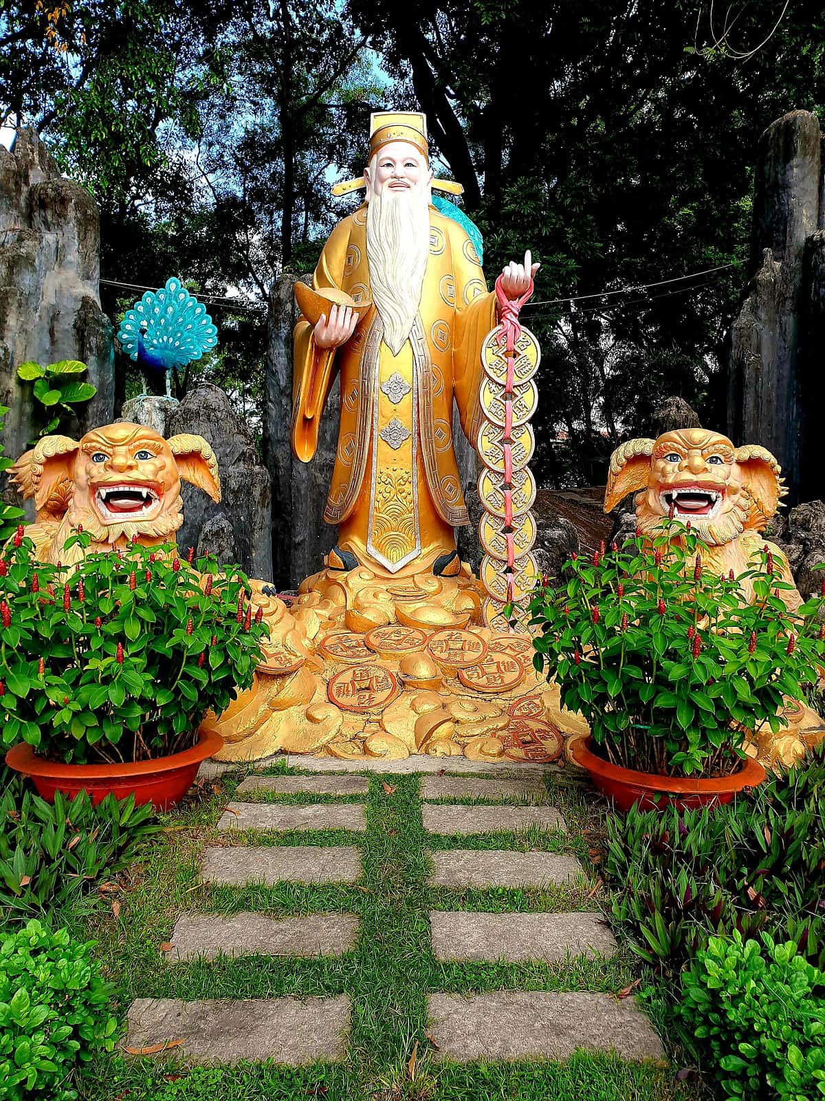 Văn Khấn Thần Tài 4 Thần Tài (財神/Tài thần) là một vị thần trong tín ngưỡng Việt Nam và một số nước phương Đông.