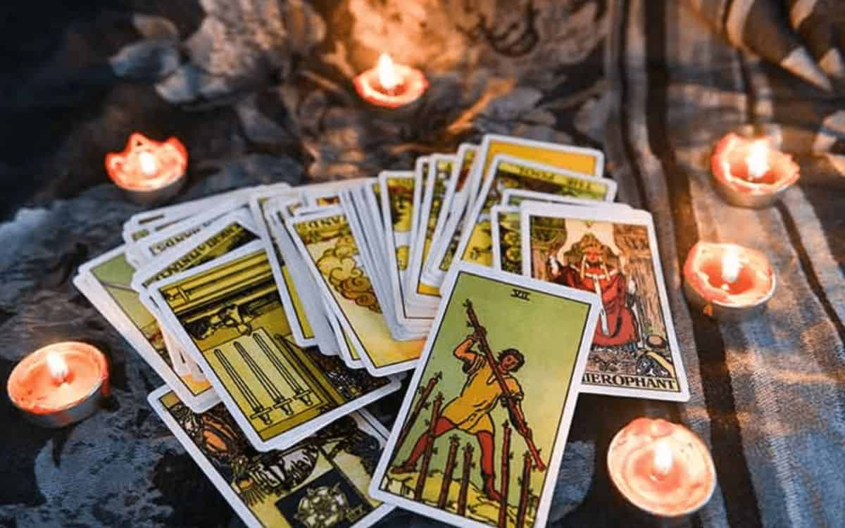 Bói bài Tarot online miễn phí: Tình yêu, công việc, tiền bạc, sức khỏe