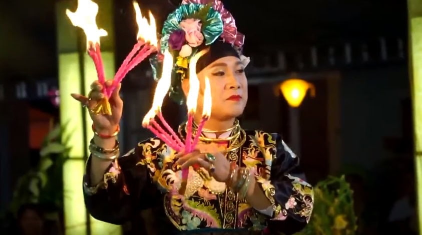 Sự Tích Cô Bé Thạch Bàn và Câu Chuyện Linh Thiêng về Đền Sinh 3 Cô Bé Thạch Bàn được thờ ở đền Sinh