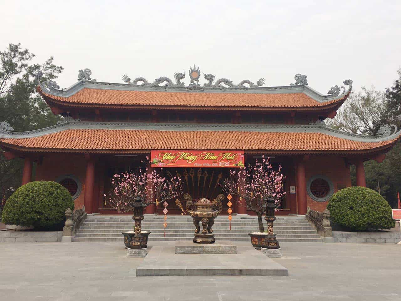 Đền An Sinh thuộc xã An Sinh, thị xã Đông Triều, tỉnh Quảng Ninh