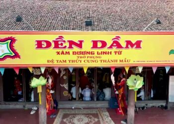 Đên Dầm còn được gọi là Xâm Xương Linh Từ