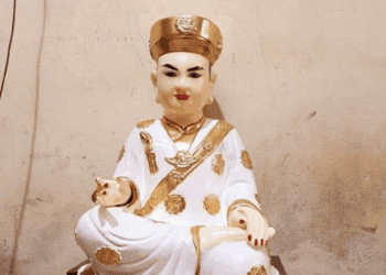 Ông Hoàng Bơ là ai?