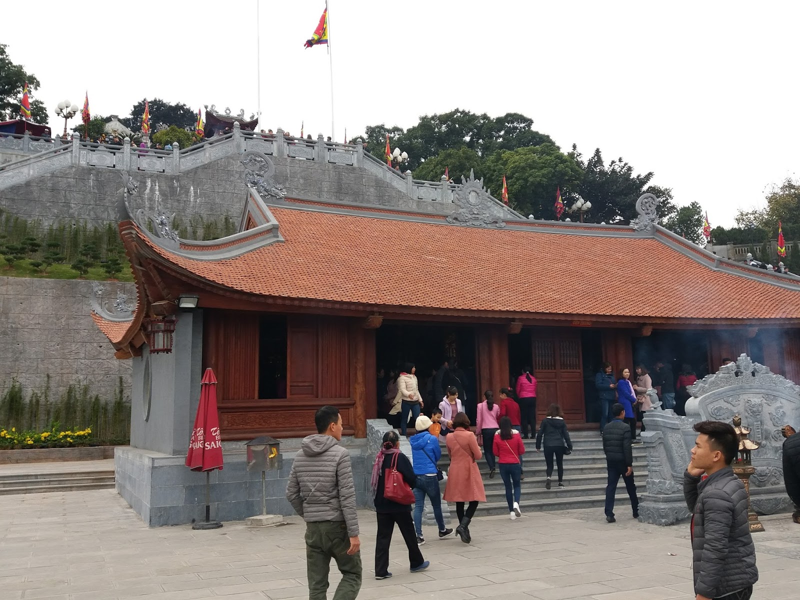 Đền Cửa Ông - Di Tích Tâm Linh Thờ Hưng Nhượng Đại Vương Trần Quốc Tảng 6 Đền Trung mới được xây dựng dưới chân Đền Thượng