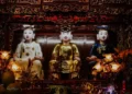 Tượng Ông Hoàng Bơ, Ông Hoàng Mười và Ông Hoàng Bảy.