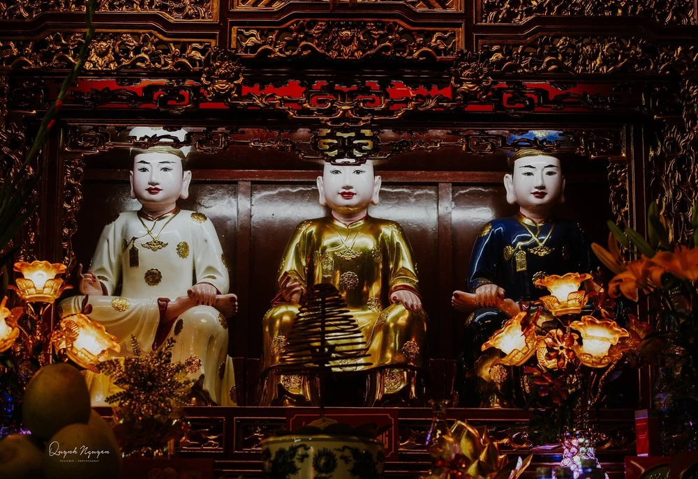 Tứ Phủ Quan Hoàng Trong Đạo Mẫu 12 Tượng Ông Hoàng Bơ, Ông Hoàng Mười và Ông Hoàng Bảy.