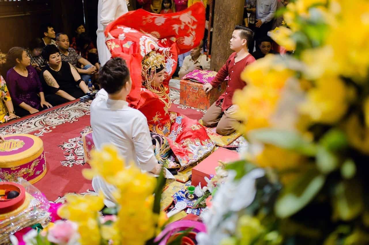 "Thánh nhập" chuyện đó có đúng hay không