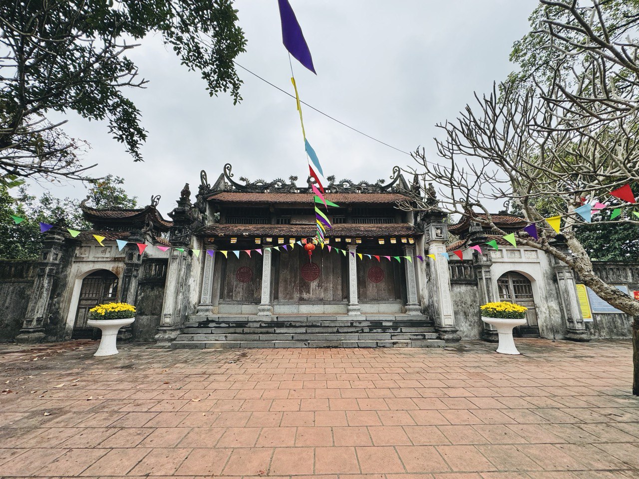 Chùa Bà Đanh vì sao vắng?