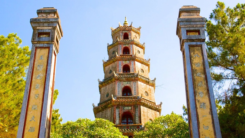 Khám phá chùa Thiên Mụ – Biểu tượng tâm linh xứ Huế