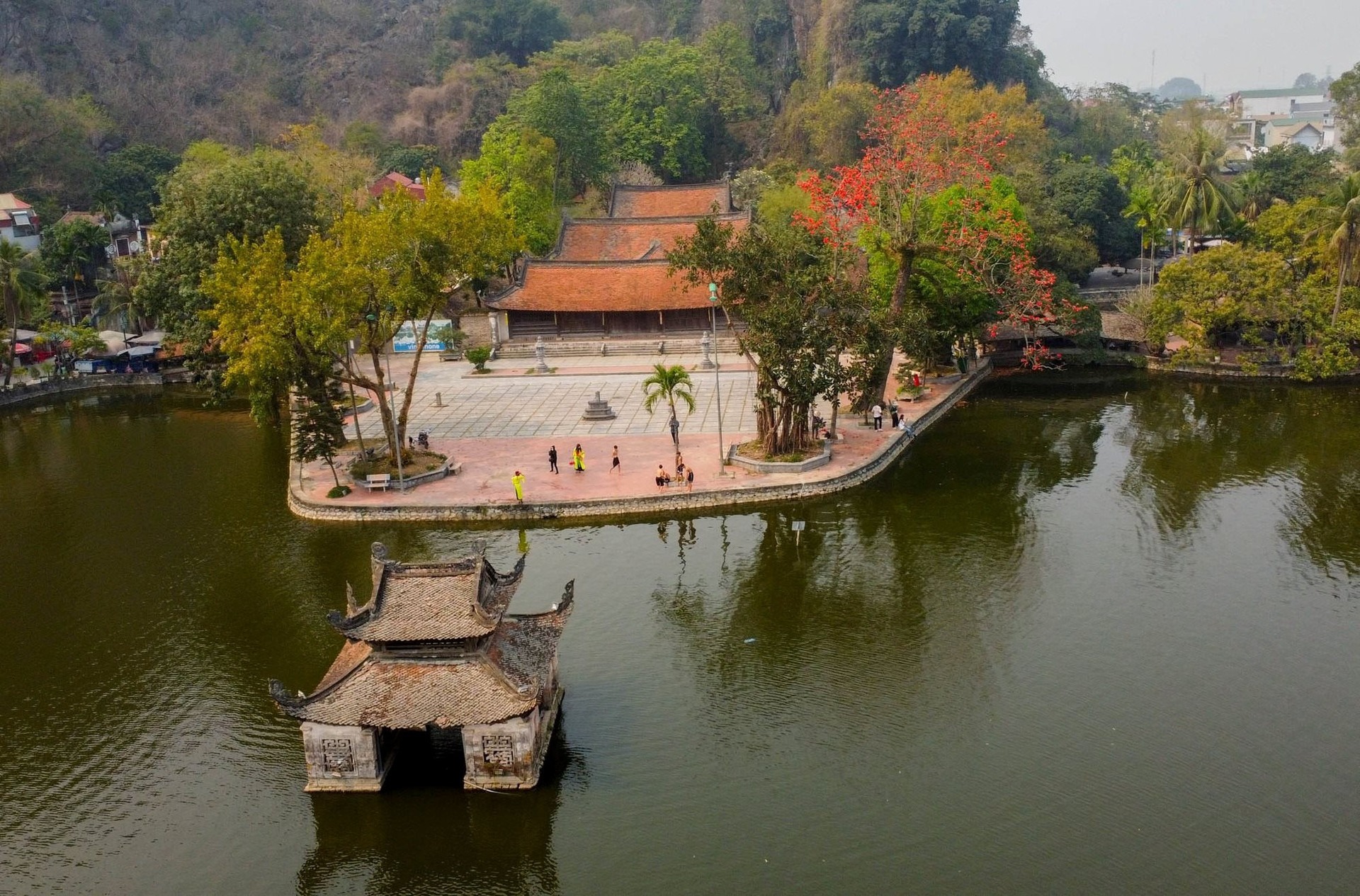 Chùa Thầy (Hà Nội) – TOP 20 cổ tự thu hút du khách chiêm bái tại Việt Nam
