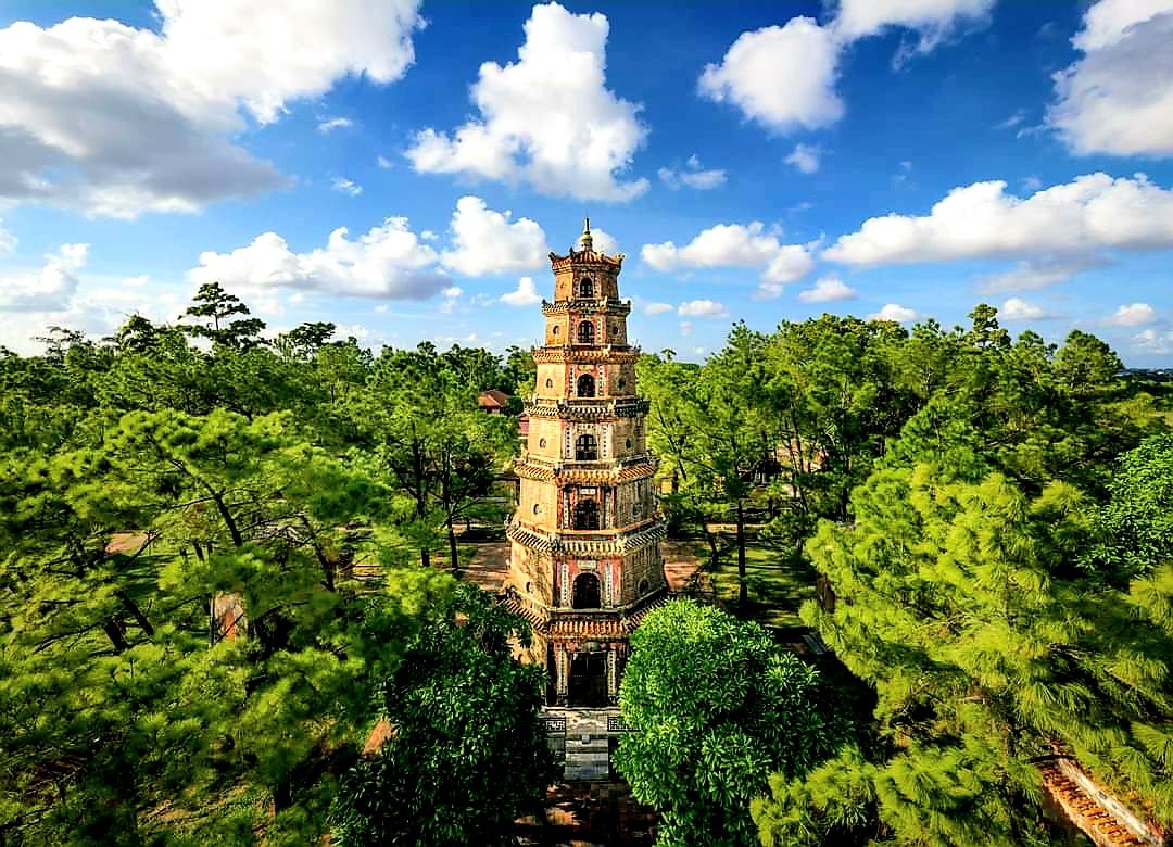 Tháp Phước Duyên chùa Thiên Mụ giữa không gian xanh mát Tháp Phước Duyên chùa Thiên Mụ giữa không gian xanh mát