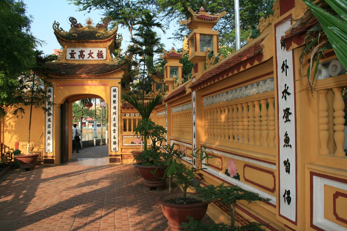 Chùa Trấn Quốc - cổ tự ngàn năm tuổi bên Hồ Tây