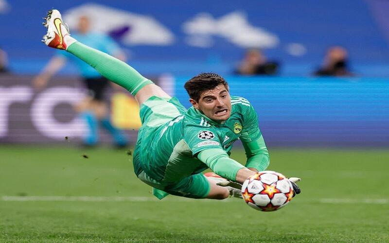 Thibaut Courtois là một trong những thủ môn sở hữu chiều cao và khả năng phản xạ nổi bật nhất bóng đá đỉnh cao.